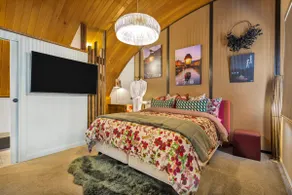 Spacious Garden House near Bright | Snowfields | logfire | hottub | pool - Image 4