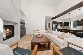 Modern, spacious 5 bdrm near Bachelor! HOT TUB - Image 4