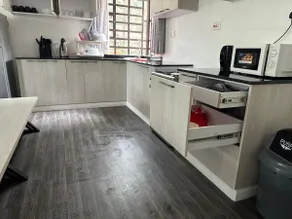 Amazing 1 bedroom - Image 2