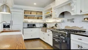5 bdrm, Bay views, 1 block to Greenport Village. - Image 3