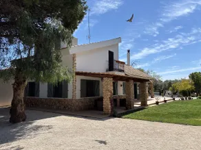 Luxury villa with pool 5 minutes from the beach - Image 3