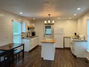 Charming Retreat Near DePauw & Indy Hotspots - Image 4