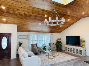Completely renovated, all new beautiful 4 BR home. - Image 4