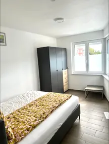 Modern and spacious apartment with parking - Image 4