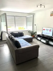 Modern and spacious apartment with parking - Image 4