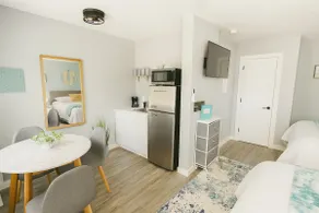 1915 Beach Club - Sunset Suite 7 - Image 3