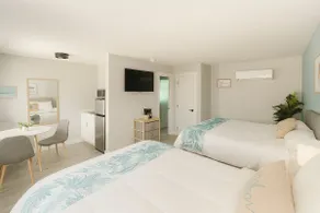 1915 Beach Club - Sunset Suite 7 - Image 2