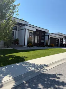 New 2 bed walk-out suite in executive home w/ pool - Image 2