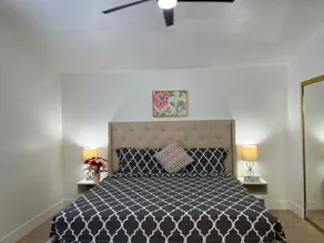 Fully Remodeled Home with 3 King Beds (licensed) - Image 2