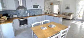 Sunshine Apartment - Image 5