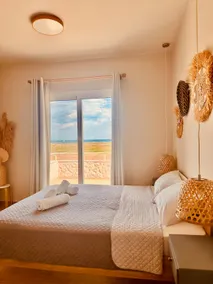 Family & Couples Getaway, 2 minutes from the Beach - Image 3
