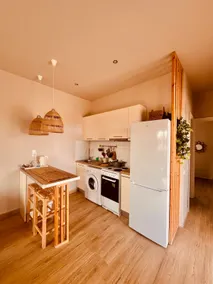 Family & Couples Getaway, 2 minutes from the Beach - Image 5