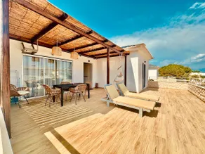 Family & Couples Getaway, 2 minutes from the Beach - Image 2