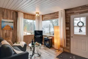 Lakefront Get Away With Spa - Image 5
