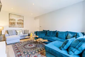 Luxury 5 bed house with Hot Tub nr Bicester Village - Image 4