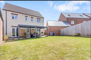 Luxury 5 bed house with Hot Tub nr Bicester Village - Image 3