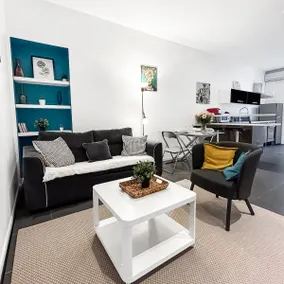 Cozy 1-bedroom apartment • Central • 4 people • Self check-in - Image 2