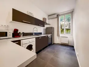 Cozy 1-bedroom apartment • Central • 4 people • Self check-in - Image 4