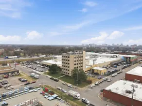 Charming 2 BED 2 BATH with free parking.APT 42 - Image 5