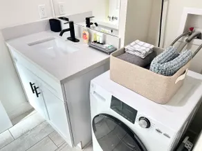 Private 1BR Guesthouse | • Parking • Canyon Crest - Image 5