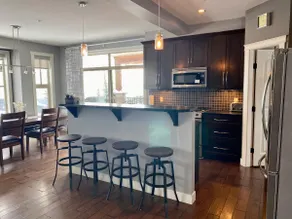 Great place for 2 families-Private Hottub & Garage - Image 5