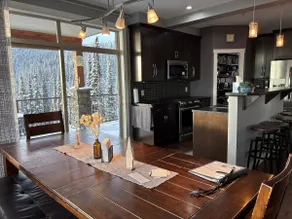 Great place for 2 families-Private Hottub & Garage - Image 4