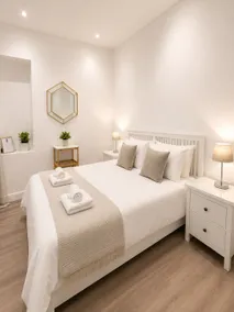 Grand Central House - Classic Two Bedroom - Image 4