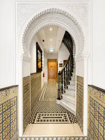 Grand Central House - Classic Two Bedroom - Image 3