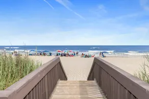 Oceanfront Escape Pet Friendly w/ Balcony views - Image 4