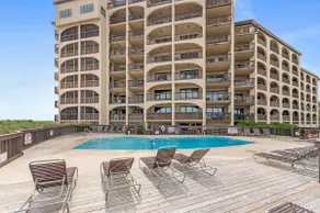 Oceanfront Escape Pet Friendly w/ Balcony views - Image 2