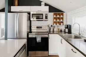The Carriage House Apt - Image 4