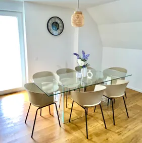 Amra Home: Modern 2 bedroom apartment - Image 5