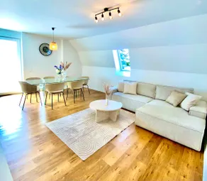 Amra Home: Modern 2 bedroom apartment - Image 3