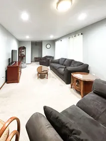Peaceful 4br/3ba home in a perfect location - Image 2