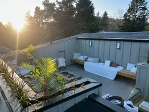 3 bdrm suite w/ rooftop patio, fire table & sauna+ - Image 3