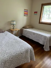 Comfortable 3 bedroom in nice quiet neighborhood. - Image 5