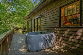 Fernwood Fightingtown Creek | Fish+ Hot Tub - Image 3