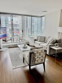 1 Bd & Den Down Town, Parking, Gym, Pool, Skytrain - Image 2