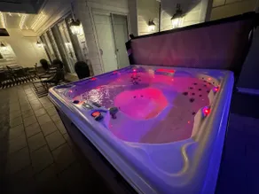 Luxury Escape - Private Pool and Hot Tub (minutes to downtown) BL: 4090550 - Image 5