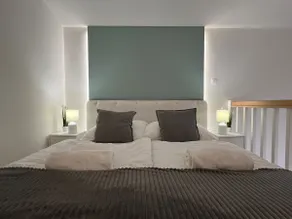 A/C & FREE Parking-Delightful Central Apartment - Image 2