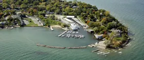 Luxe Cottage In Georgina - Image 4
