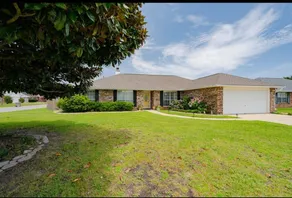 Spacious Private Pool Home Near Beaches & shopping - Image 4
