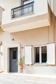Cozy 2-Bed Apartment, 5 min to City Center - Image 5