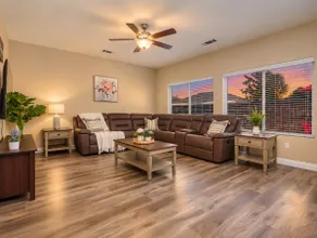 3 BR Home Near 3 Natn’l Parks & Close to Airport - Image 2