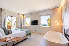 Luxury Villa. Heated pool. Sea & Mountain views - Image 5