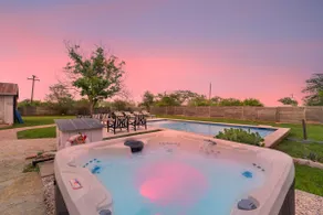 1 Acre Oasis W/Pool & Hot-Tub Near Main! - Image 3
