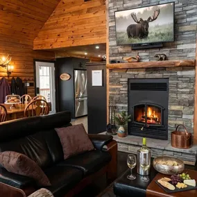 NEW Cast Away Grand Lodge... 4 - Bedroom with Hot Tub - Image 2