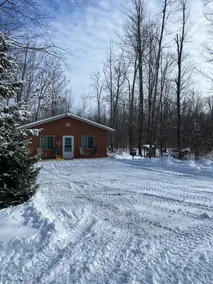 Two bedroom cottage w/ access to trails! - Image 2