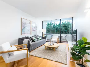 Modern Living Close to Centennial Park - Image 3