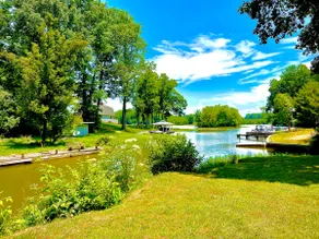 Lakefront Cabin Boat slip Wifi Fishing Firepit - Image 2